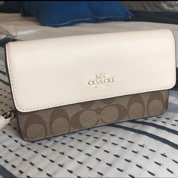 Coach wristlet bag (outlet) - Picture 1 of 8